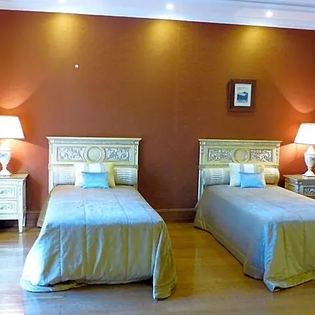 Sleeps 10 Air Con Wifi *