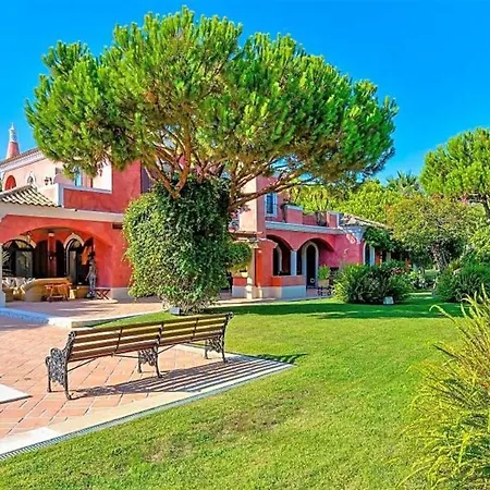 Sleeps 10 Air Con Wifi *